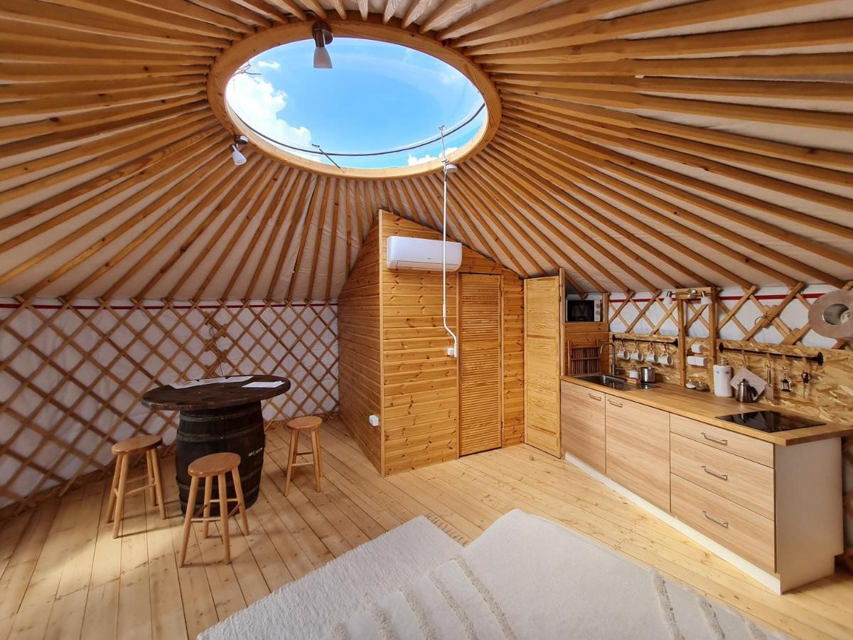 Jurtafarm Ráckeve - a nomád luxus Exterior foto